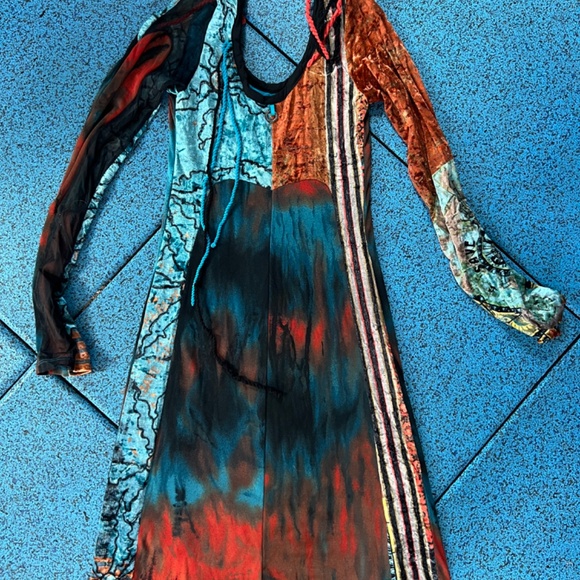 Save the queen printed velvet dress with strings size M. - Picture 2 of 5